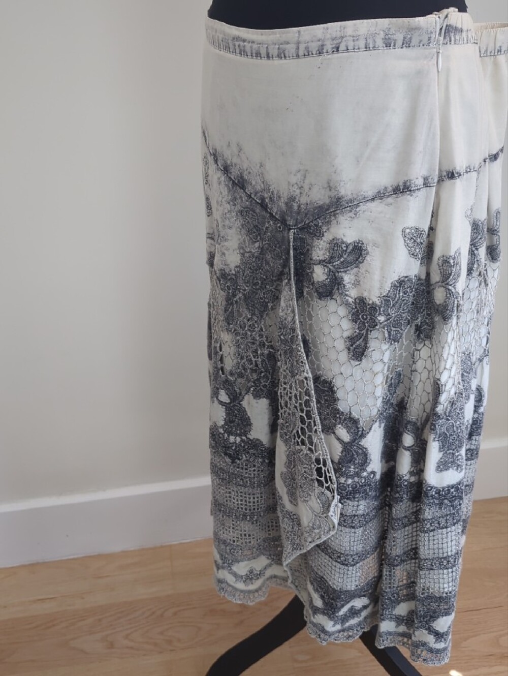 Soft Surroundings Faux Wrap Cream & Grey Wash Print & Lace Overlay Midi Skirt - Picture 5 of 9